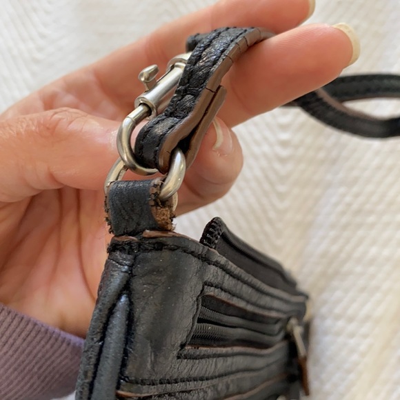 π€ Fossil wristlet, classic black, genuine leather - Picture 6 of 12